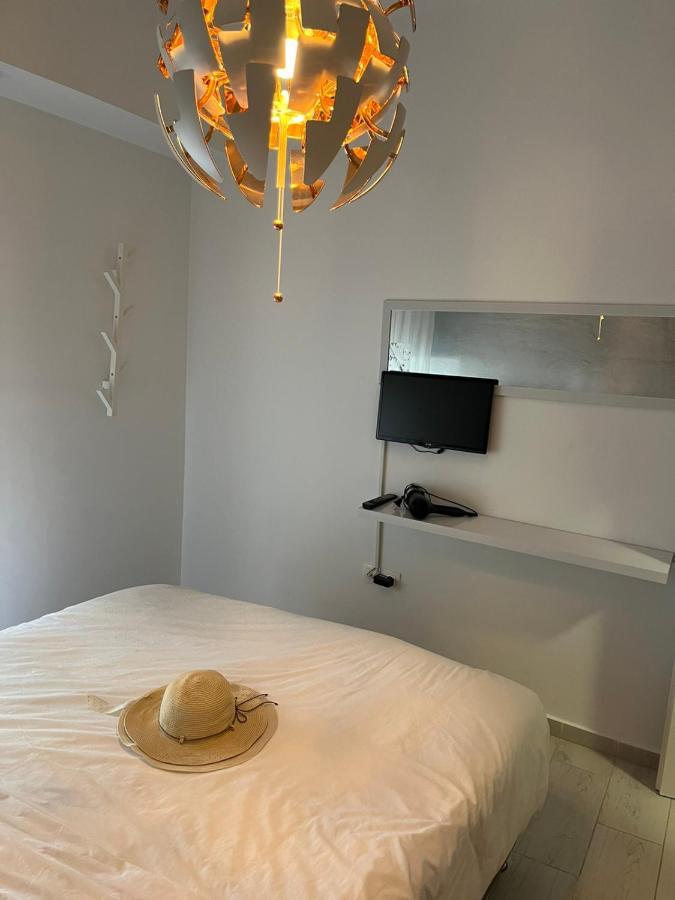 Holiday Apartment Glyfada เอเธนส์ ภายนอก รูปภาพ